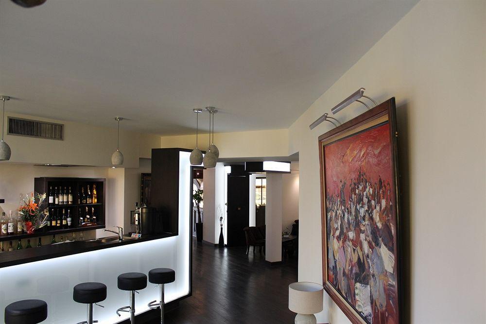 Hotel Restaurant La Poularde Montrond-les-Bains Esterno foto