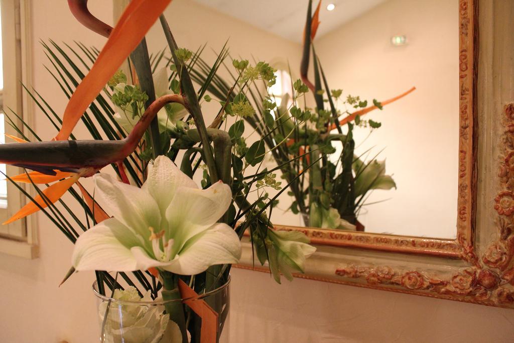 Hotel Restaurant La Poularde Montrond-les-Bains Esterno foto