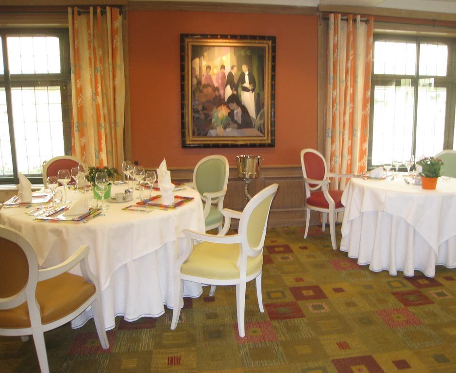 Hotel Restaurant La Poularde Montrond-les-Bains Esterno foto